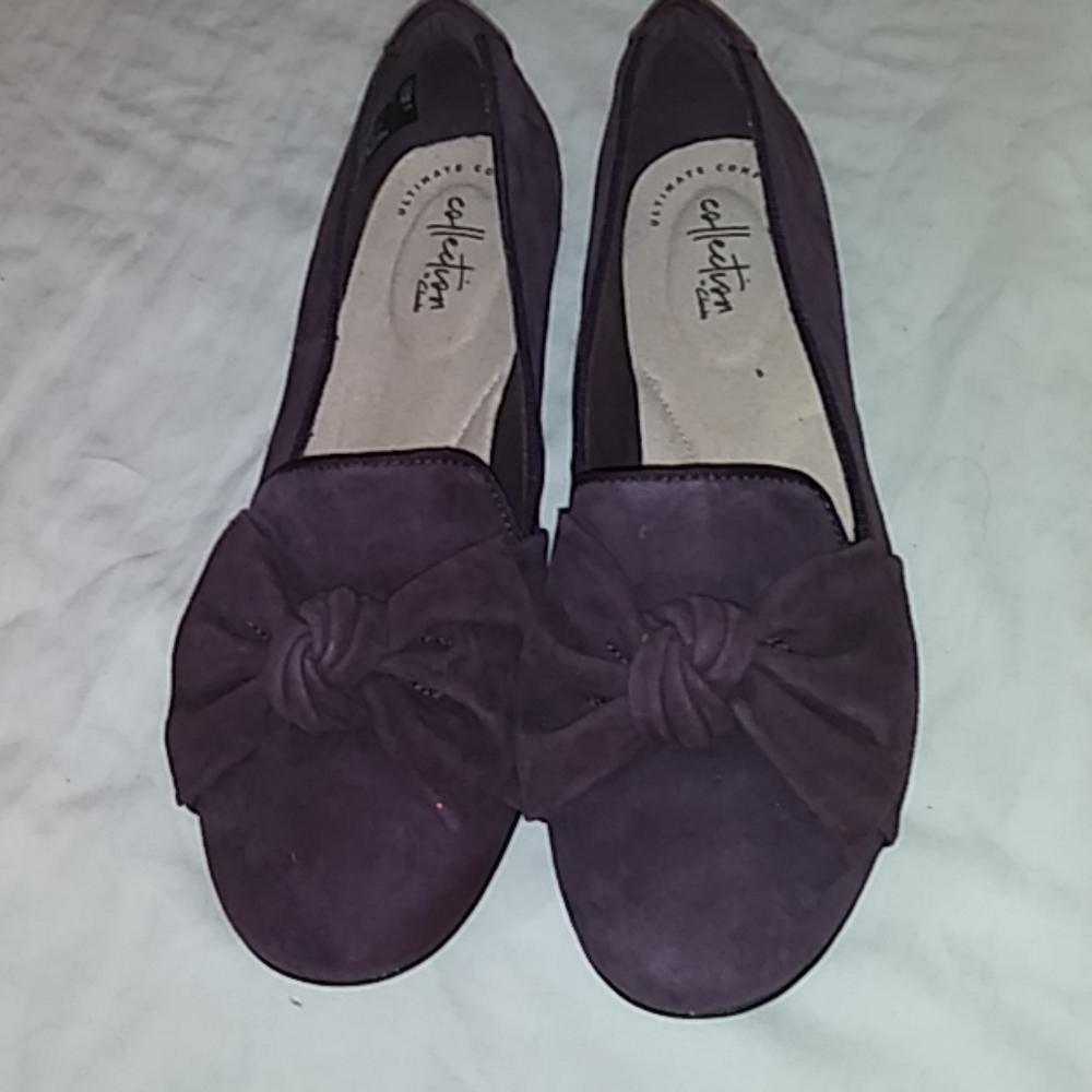 Clark's collection size 9W purple suede Flats